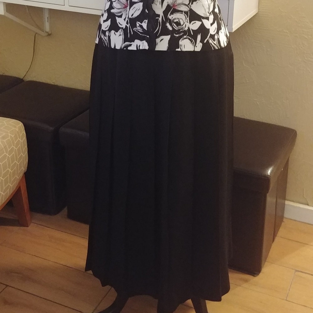 Classy Vintage Pleated Nordstrom Skirt